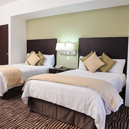 Quality Inn Нуэво-Ларедо Экстерьер фото
