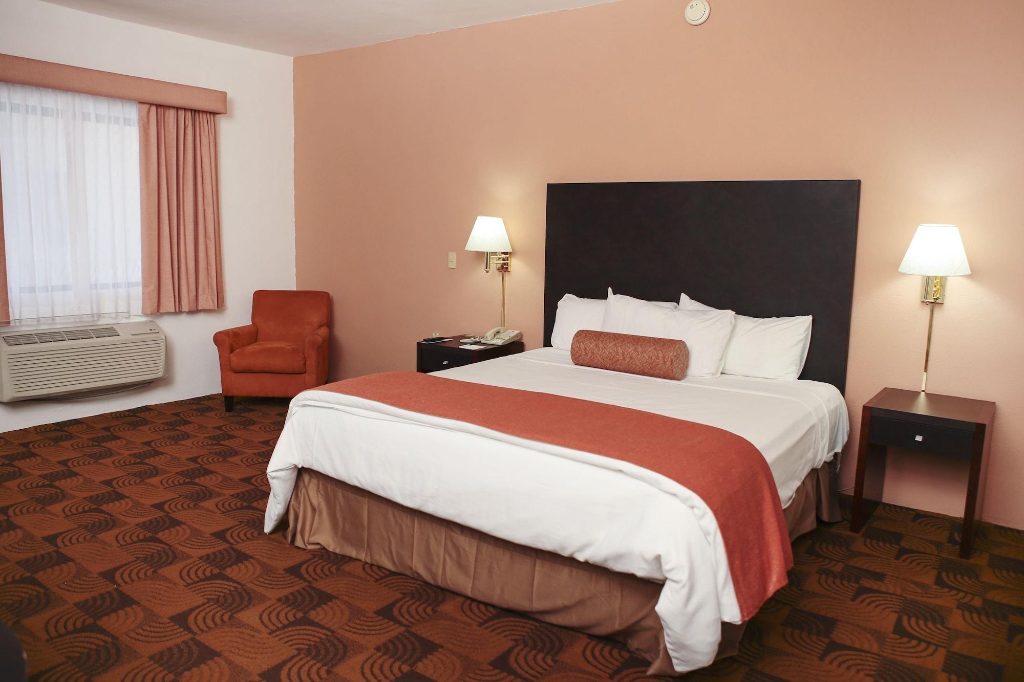 Quality Inn Нуэво-Ларедо Экстерьер фото