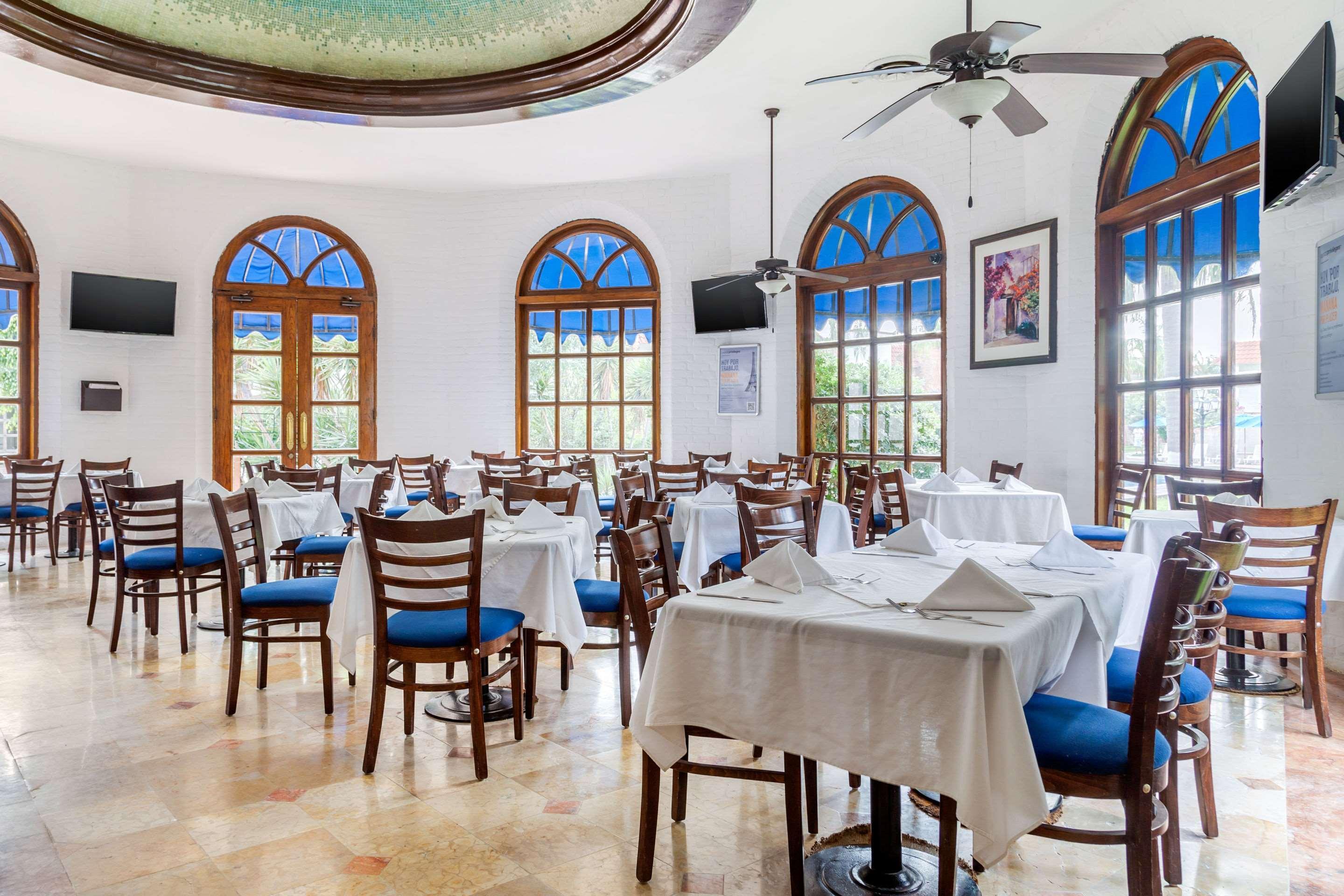 Quality Inn Нуэво-Ларедо Экстерьер фото