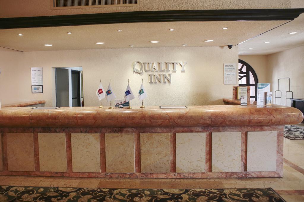 Quality Inn Нуэво-Ларедо Экстерьер фото